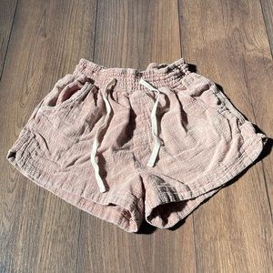 Super cute beachy shorts!